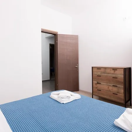 Marion Skála Kallirákhis